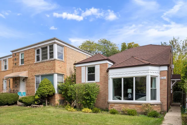 $485,000 | 6311 North Lawndale Avenue, Chicago, IL 60659