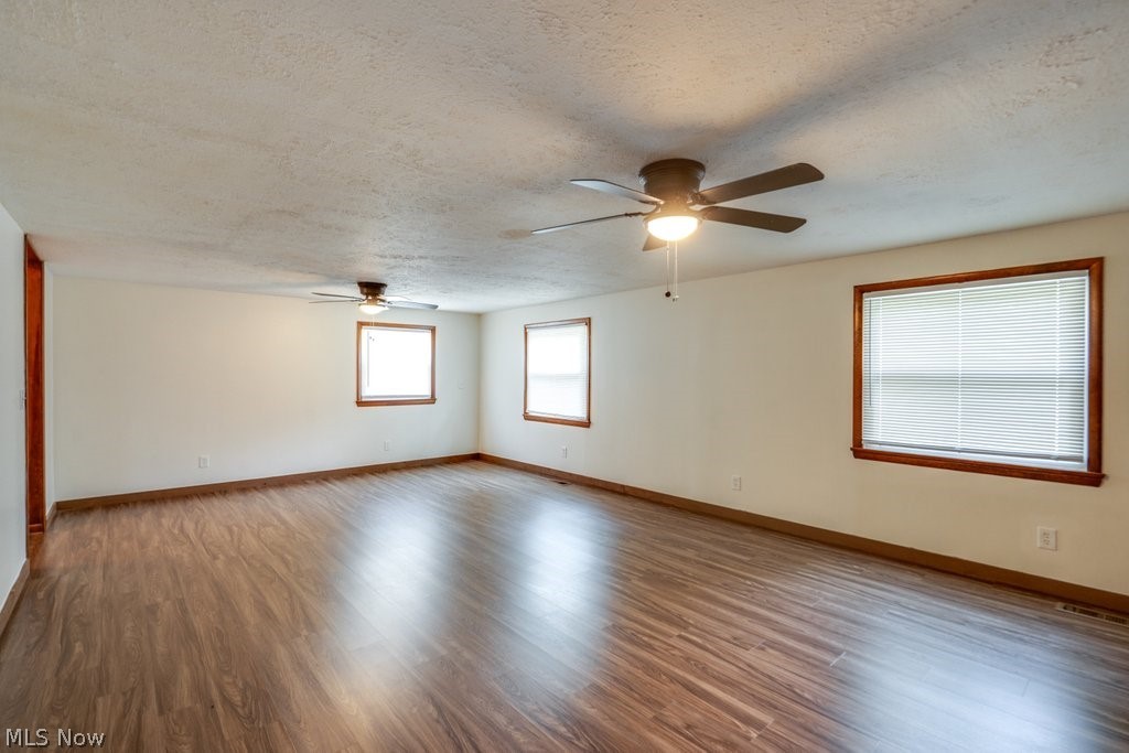 2031 West Pleasant Valley Road Parma, OH 44134 - Photo 8 of 26
