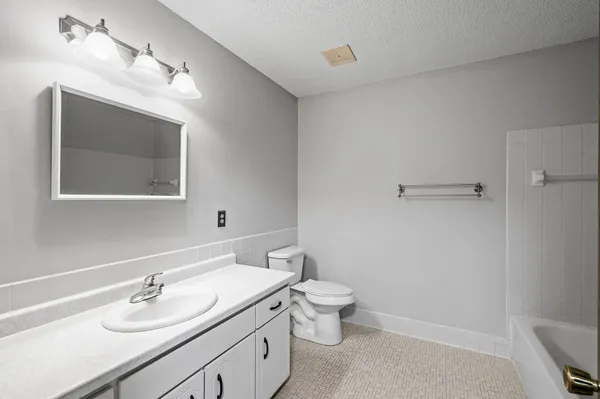 $2,650 | 450 Ford Road, Unit 319, St. Louis Park, MN 55426