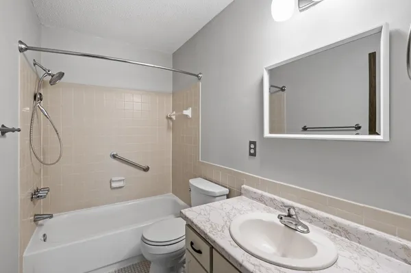 $2,650 | 450 Ford Road, Unit 319, St. Louis Park, MN 55426