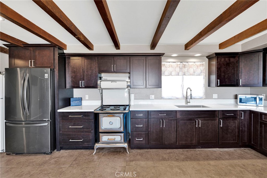 25623 Santa Rosa Road Apple Valley, CA 92308 - Photo 11 of 54