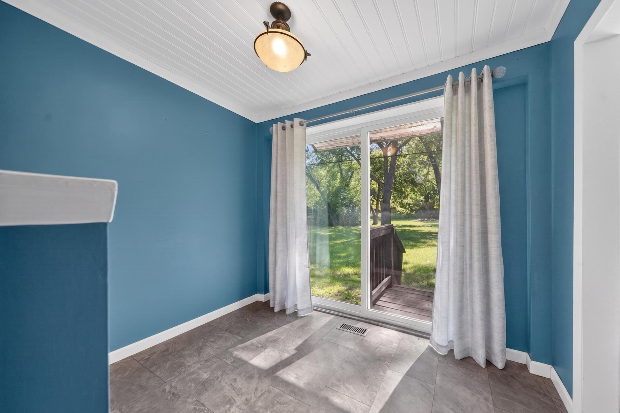 23830 Scotia Road Oak Park, MI 48237 - Photo 13 of 28 DSC01241
