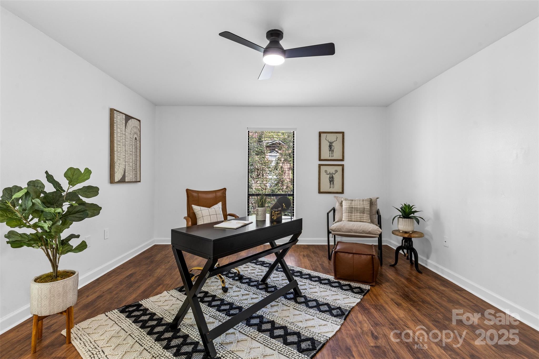 5016 Sardis Road, Unit G Charlotte, NC 28270 - Photo 12 of 24 a living room with furniture