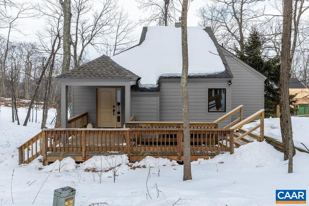 134 Squirrel Tree Lane Roseland, VA 22967 - Photo 13 of 40 a view of a chair and tables on the roof deck