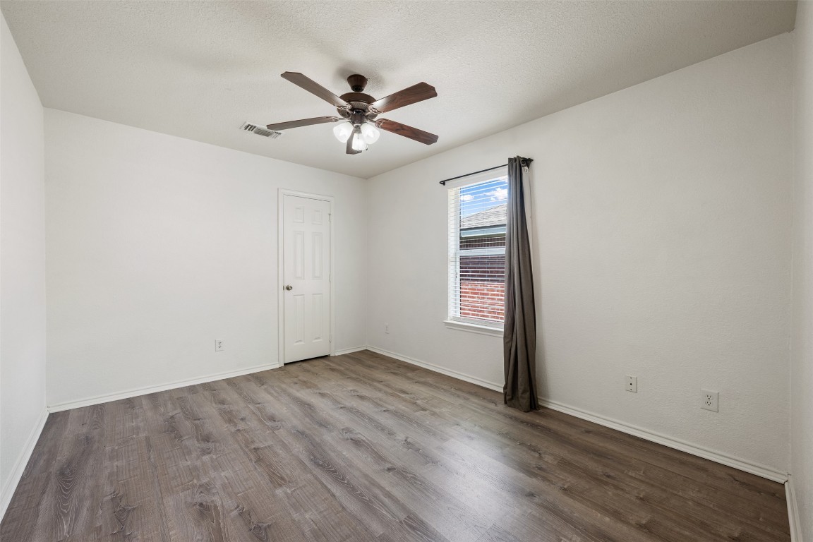 109 Calcite Lane Jarrell, TX 76537 - Photo 30 of 40