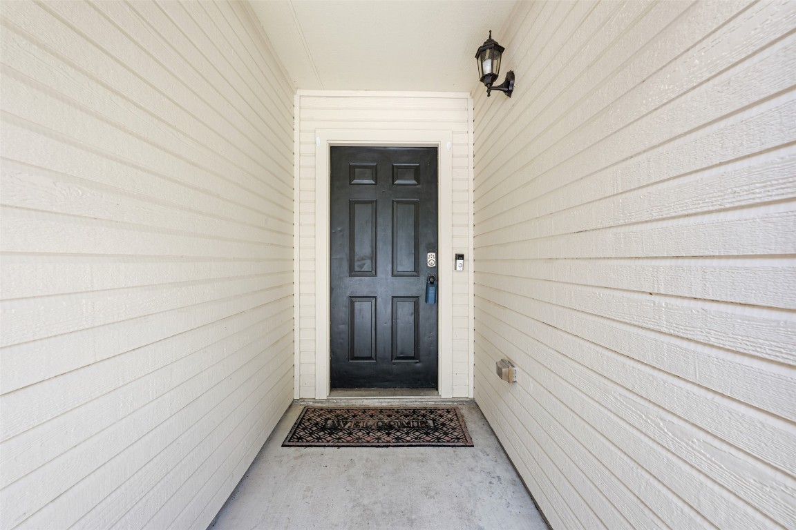 109 Calcite Lane Jarrell, TX 76537 - Photo 3 of 40