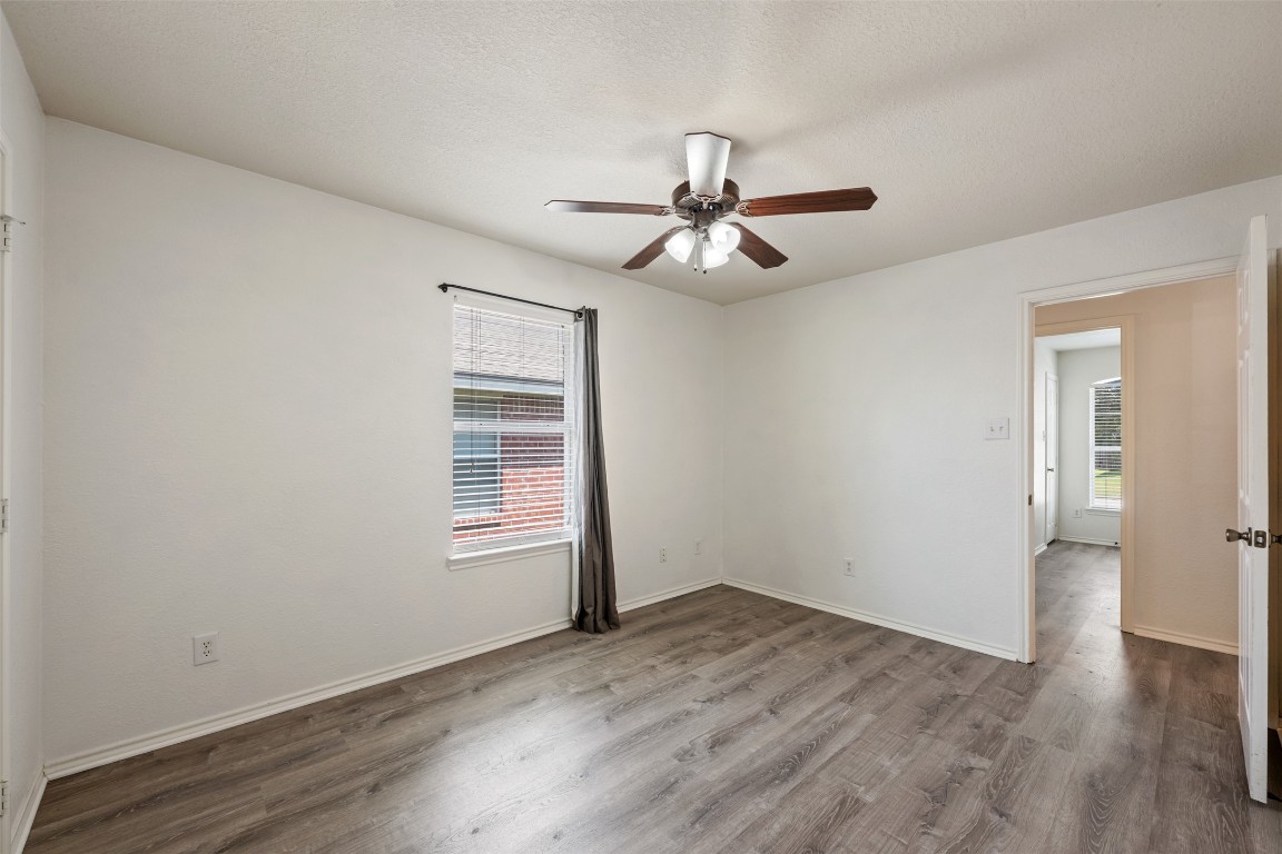 109 Calcite Lane Jarrell, TX 76537 - Photo 31 of 40