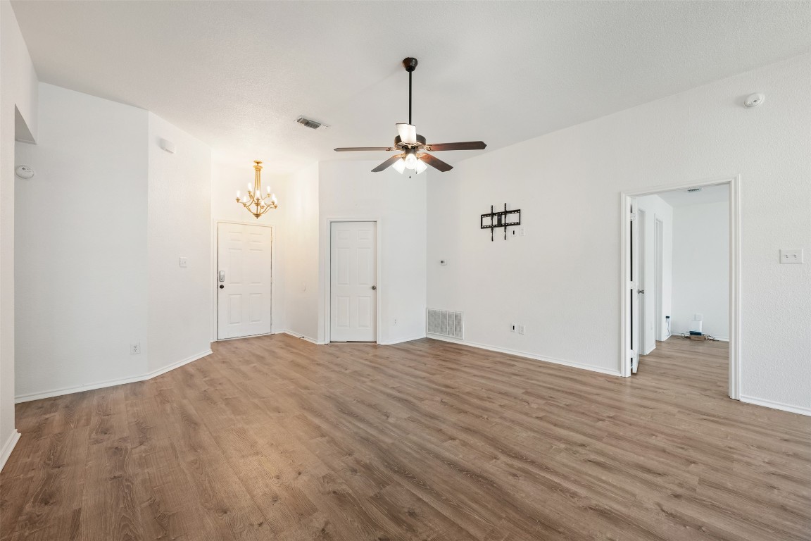 109 Calcite Lane Jarrell, TX 76537 - Photo 8 of 40