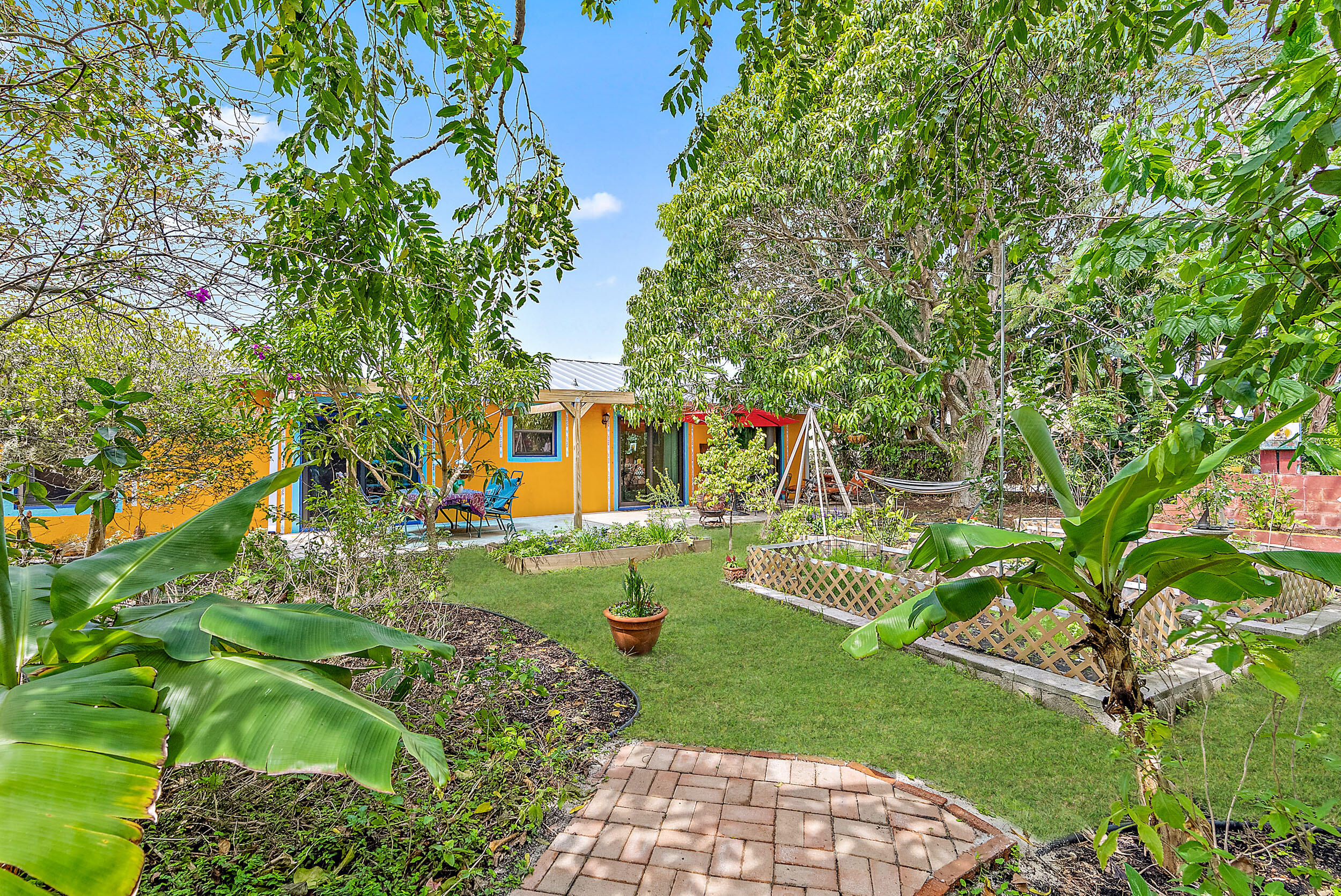 154 Chapel Lane Tequesta, FL 33469 - Photo 26 of 28 a view of a park with large trees