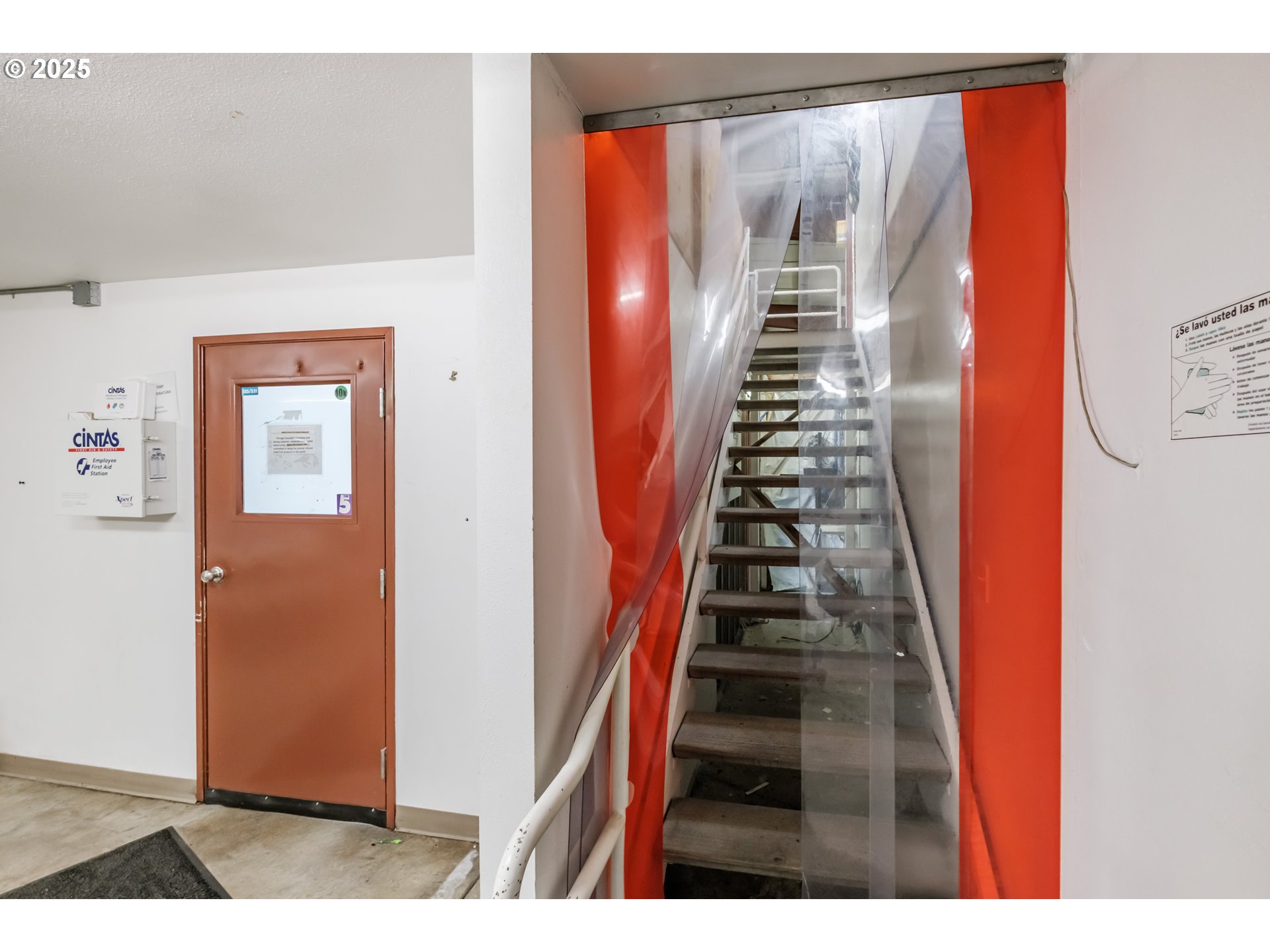 595 North Fir Villa Road Dallas, OR 97338 - Photo 24 of 37 a view of a hallway with stairs