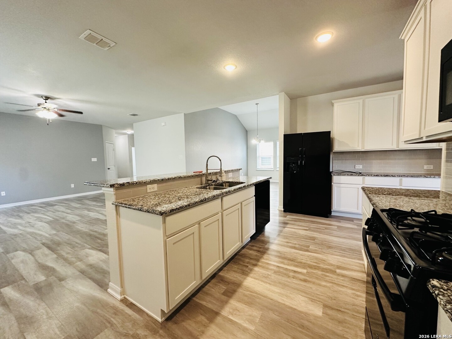 8907 Ladbroke Grove Converse, TX 78109 - Photo 10 of 29