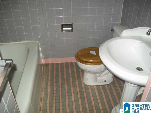 128 26th Avenue Northwest Center Point, AL 35215 - Photo 14 of 23