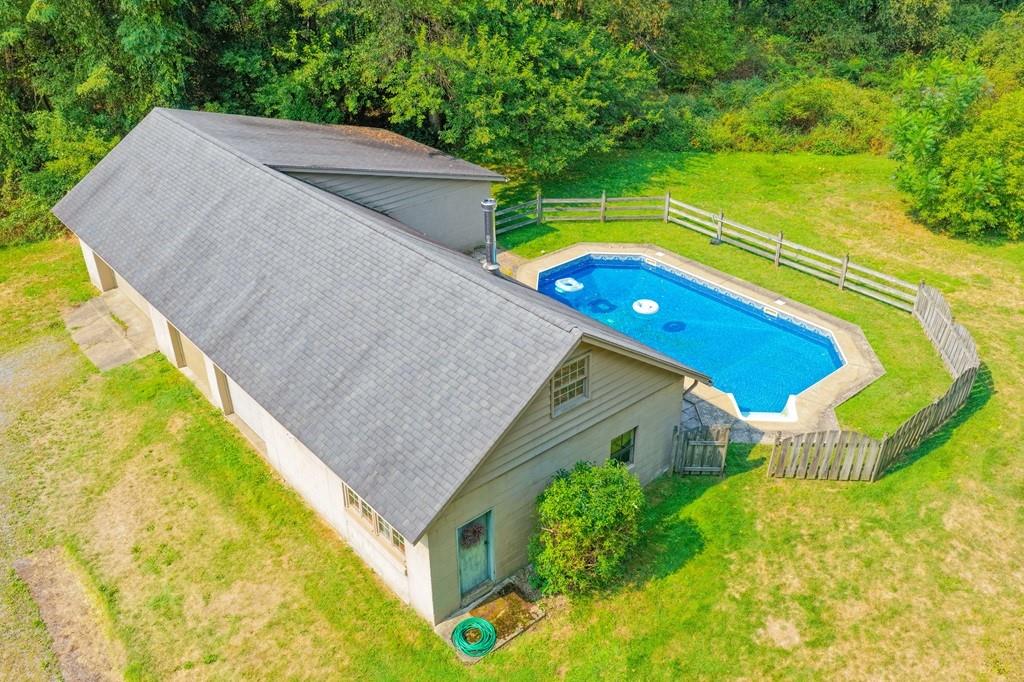828 Brownhome Road New Castle, PA 16101 - Photo 44 of 47 a view of a pool in the backyard of house
