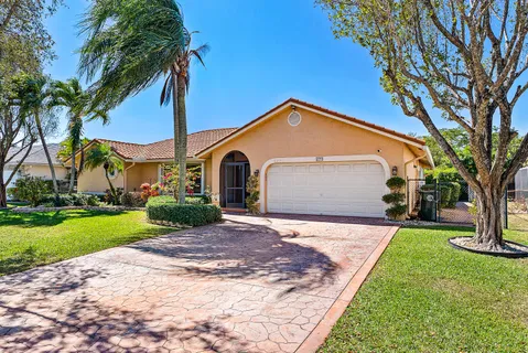 $689,900 | 4991 Northwest 47th Avenue, Coconut Creek, FL 33073