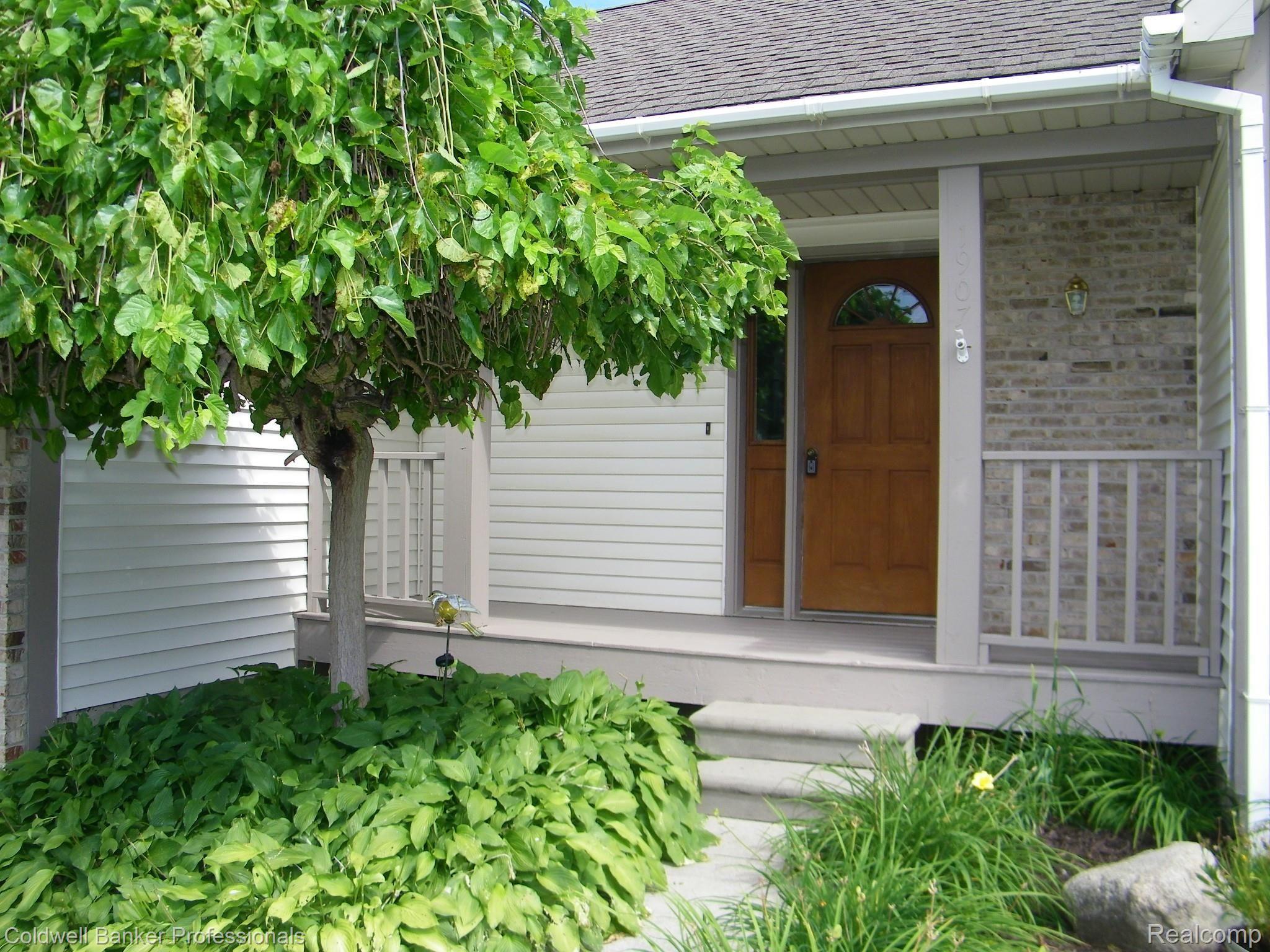 1907 North Branch Road North Branch, MI 48461 - Photo 18 of 23 100_0173.jpg