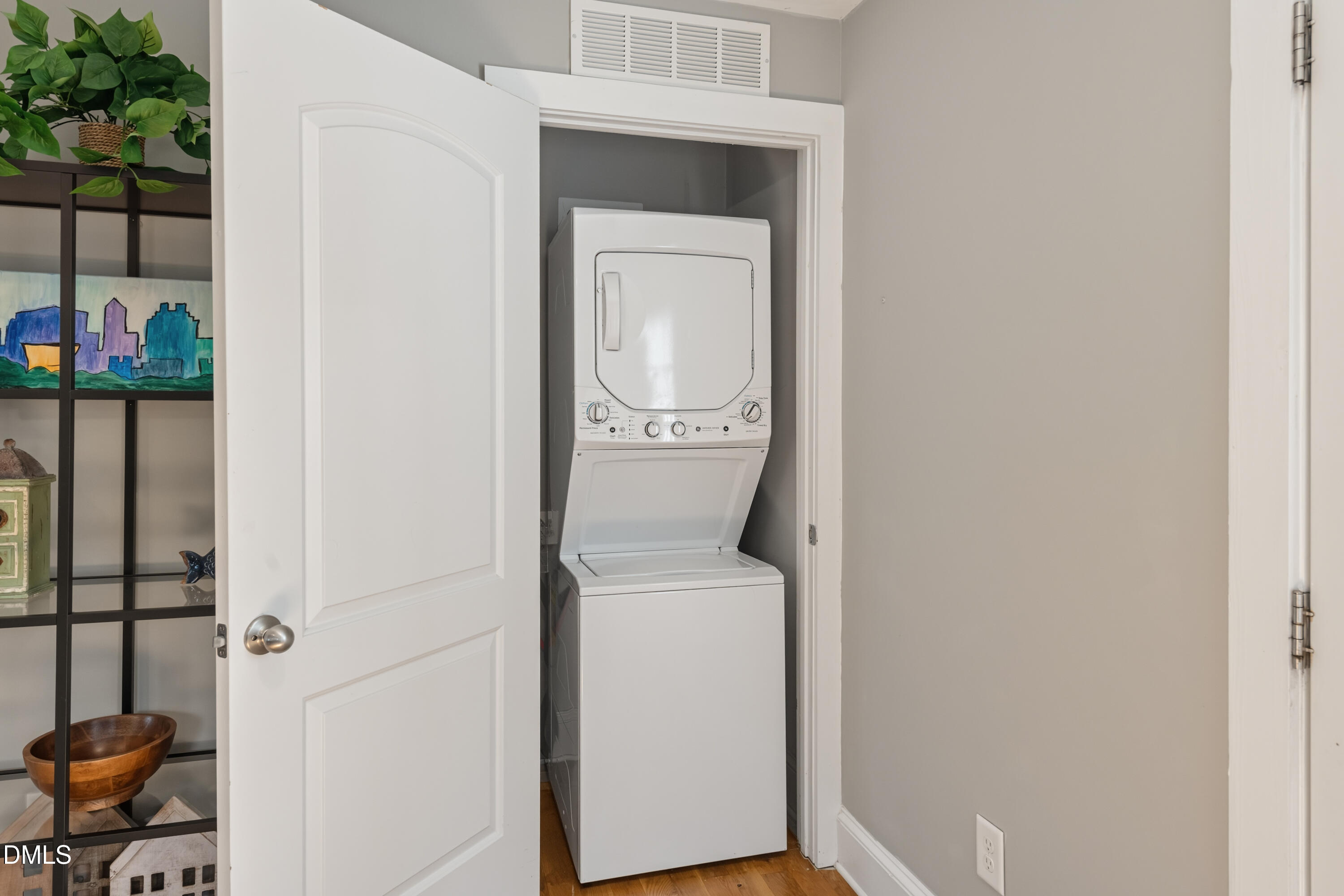 410 Bledsoe Avenue Raleigh, NC 27601 - Photo 13 of 37 Laundry