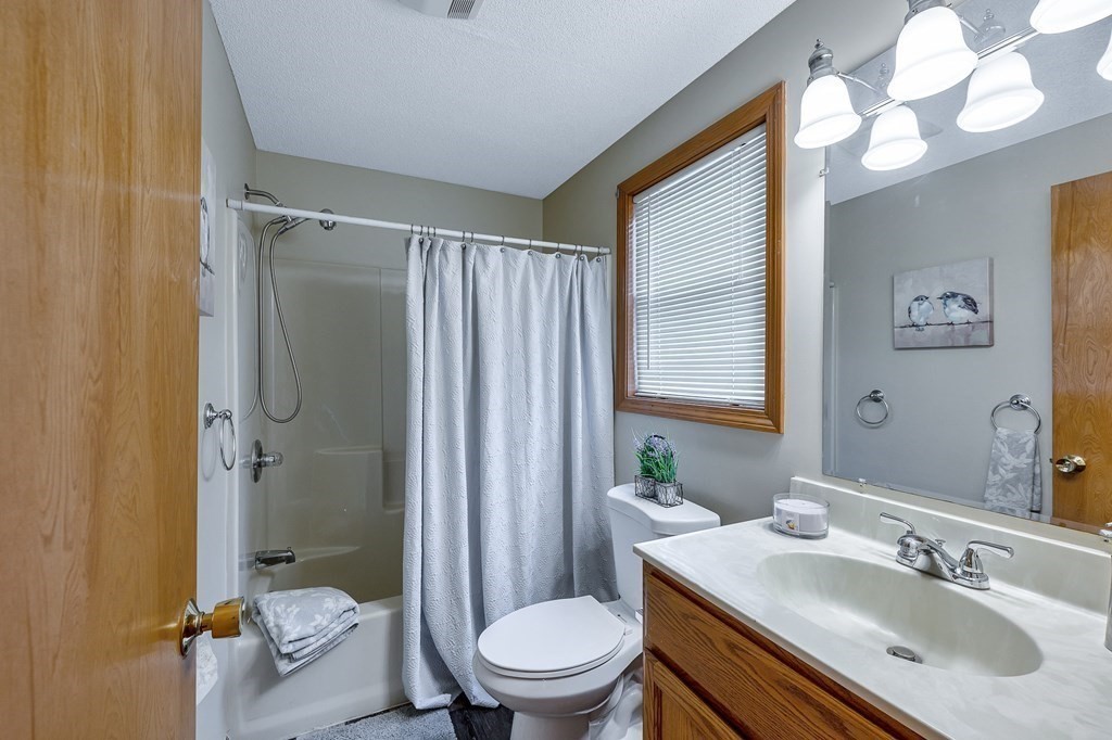 24 Chilson Street Springfield, MA 01118 - Photo 15 of 38