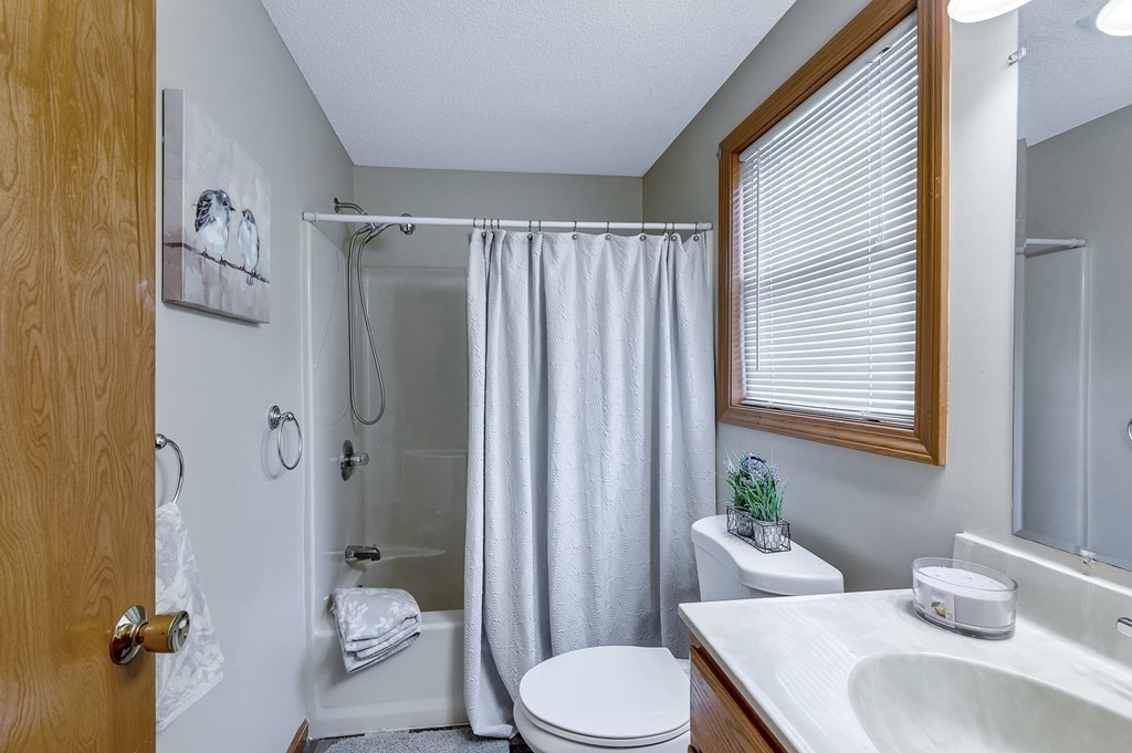 24 Chilson Street Springfield, MA 01118 - Photo 17 of 38