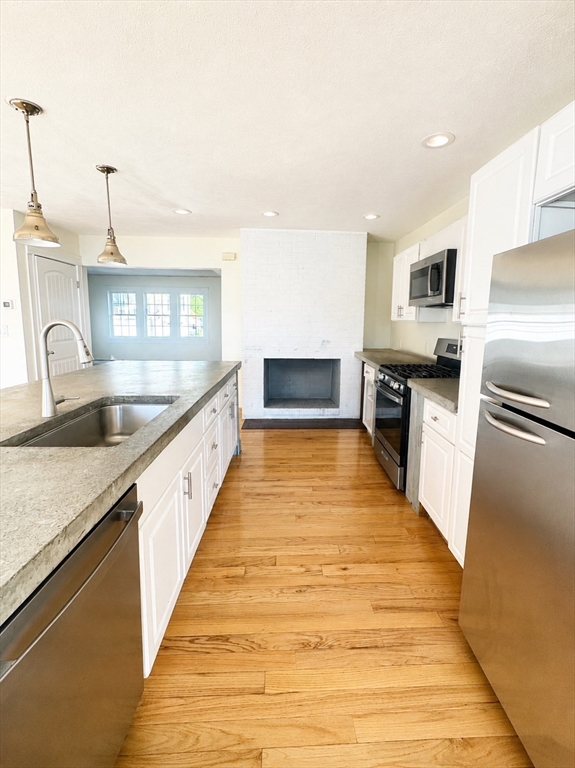 31 Hampton Circle, Unit 1 Hull, MA 02045 - Photo 4 of 18 Gallery Image 4