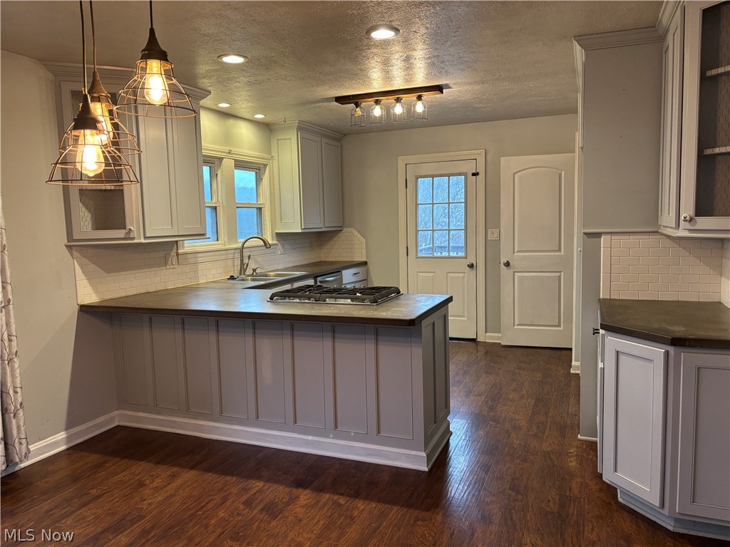 4301 Steubenville Road Southeast Amsterdam, OH 43903 - Photo 6 of 27 Pennisula, concrete countertops