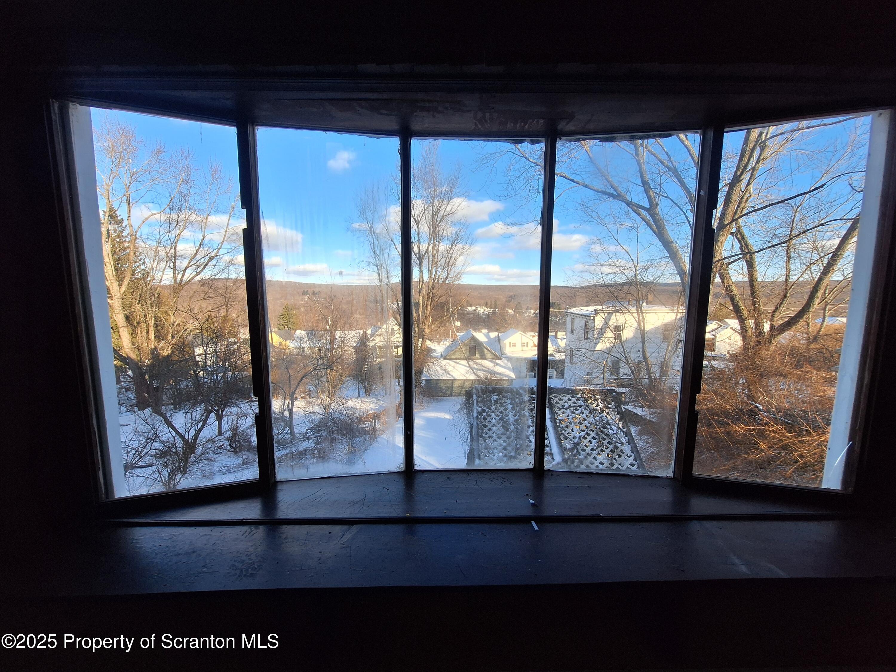 734 Delaware Street, Unit 1 Forest City, PA 18421 - Photo 5 of 11 20250210_155233