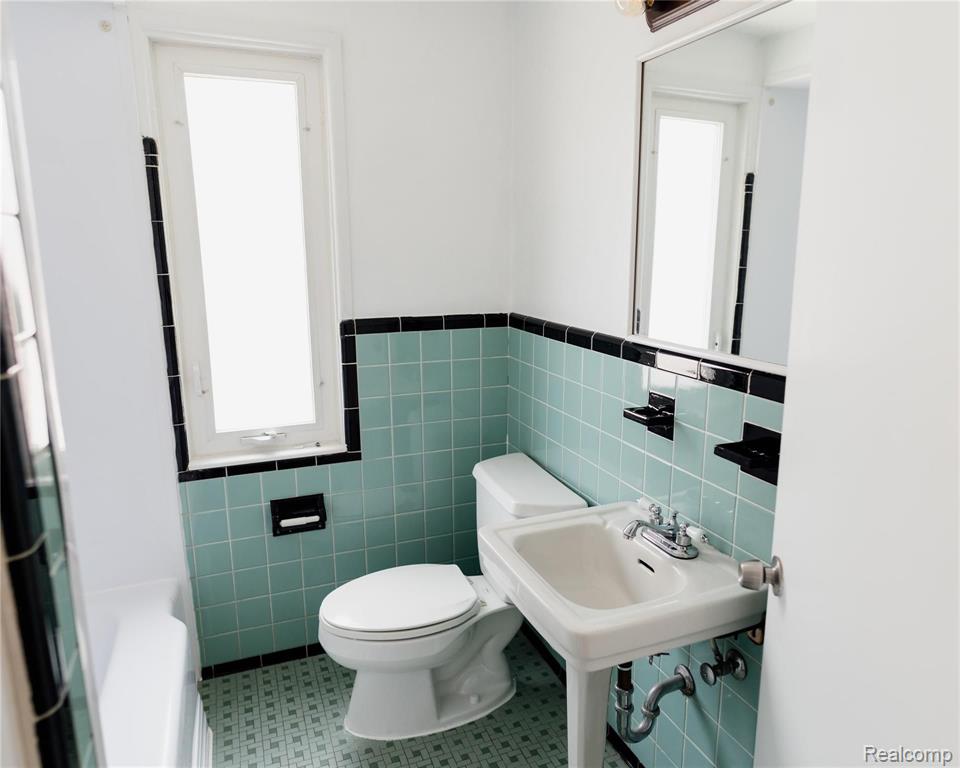 1526 West Webster Road Royal Oak, MI 48073 - Photo 19 of 38