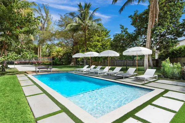 $3,499,000 | 995 Northeast 107th Street, Miami, FL 33161