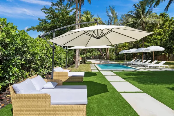 $3,499,000 | 995 Northeast 107th Street, Miami, FL 33161