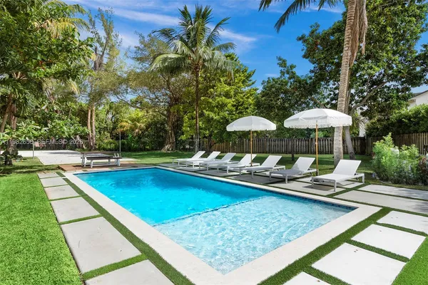 $3,499,000 | 995 Northeast 107th Street, Miami, FL 33161