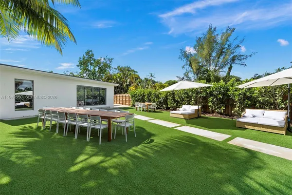$3,499,000 | 995 Northeast 107th Street, Miami, FL 33161