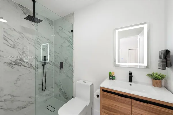 $3,499,000 | 995 Northeast 107th Street, Miami, FL 33161