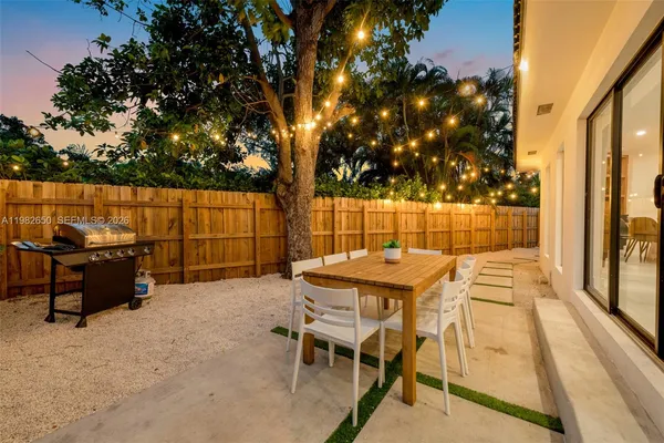 $3,499,000 | 995 Northeast 107th Street, Miami, FL 33161