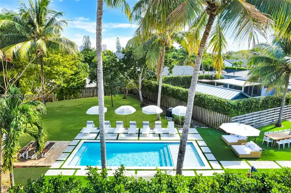 $3,499,000 | 995 Northeast 107th Street, Miami, FL 33161