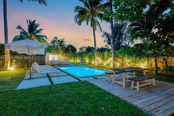 $3,499,000 | 995 Northeast 107th Street, Miami, FL 33161