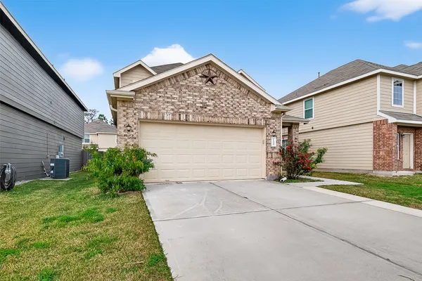 $2,300 | 25048 Adams Canyon Drive, Porter, TX 77365