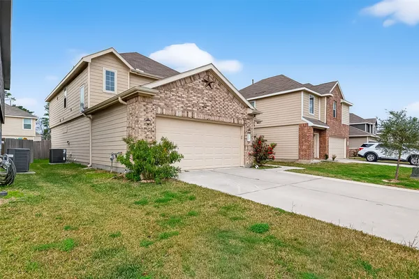 $2,300 | 25048 Adams Canyon Drive, Porter, TX 77365