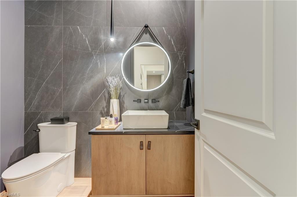 7618 Pemberley Drive Oak Ridge, NC 27310 - Photo 13 of 48