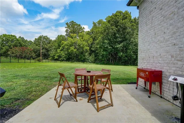 $1,225,000 | 7618 Pemberley Drive, Oak Ridge, NC 27310