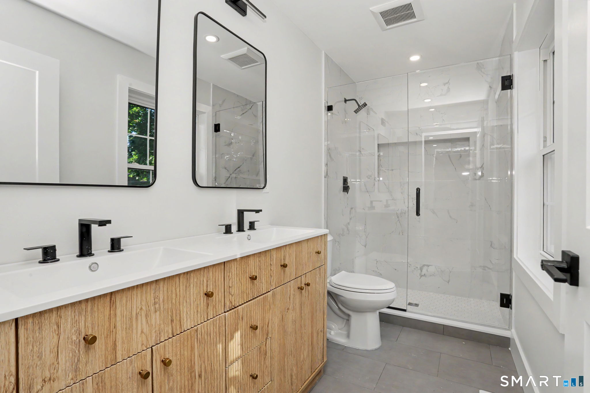 8 Benson Road Bethel, CT 06801 - Photo 11 of 32