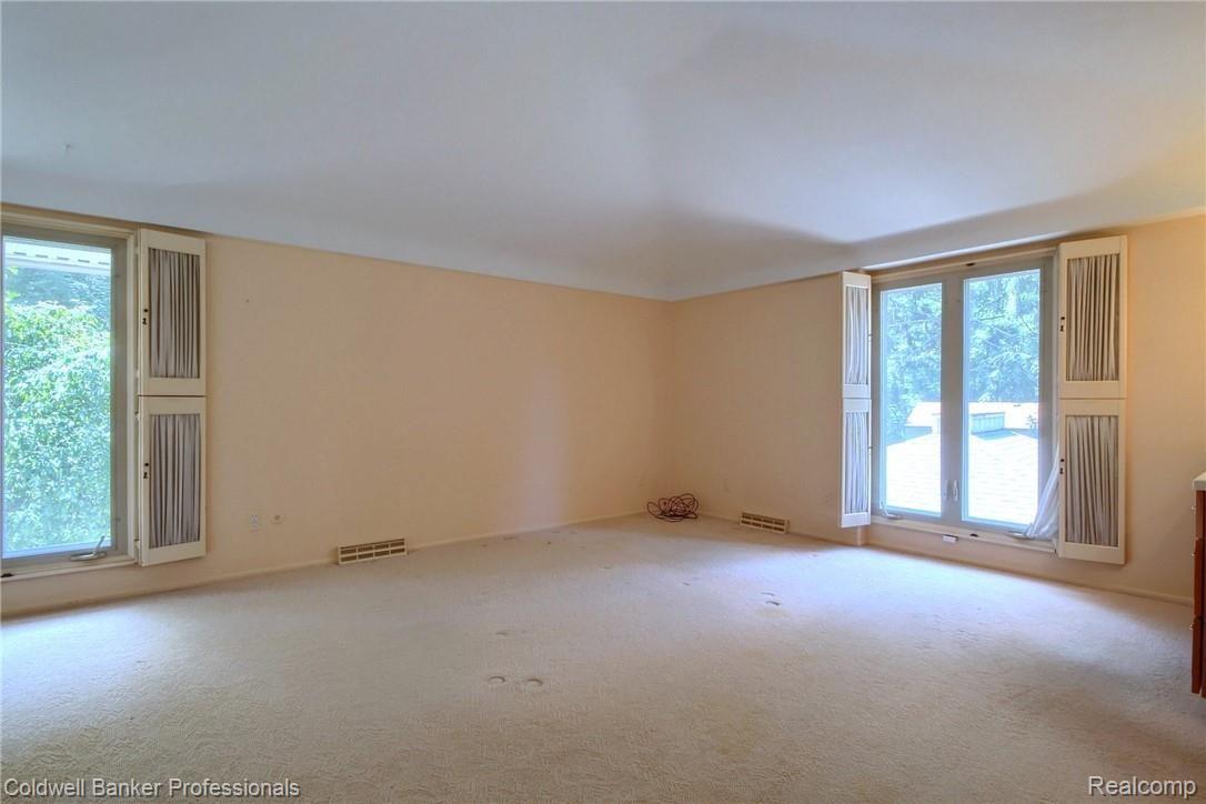 18878 Hannan Road New Boston, MI 48164 - Photo 18 of 42 018-Master_Bedroom.jpg