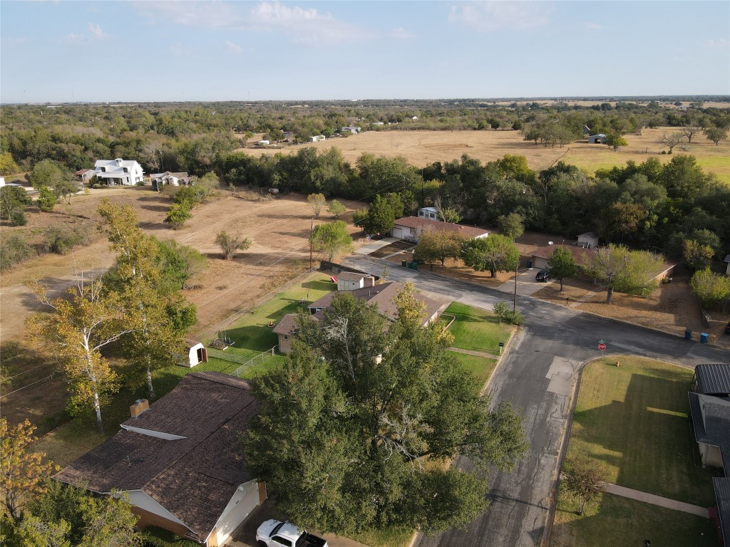 112 Plum Drive Elgin, TX 78621 - Photo 5 of 7