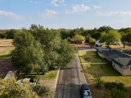 a view of a yard