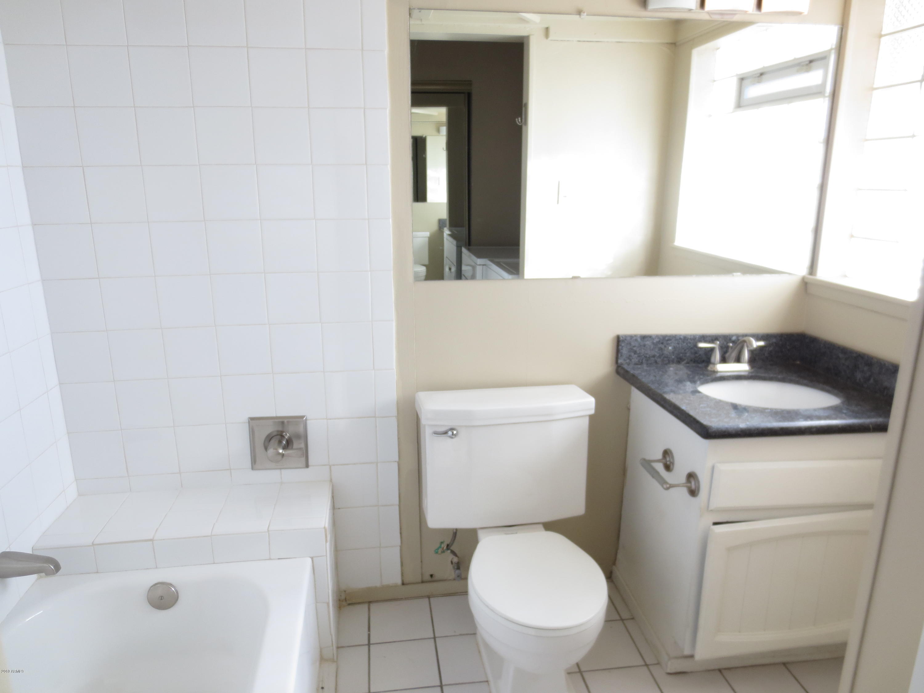349 East Thomas Road, Unit E307 Phoenix, AZ 85012 - Photo 18 of 20 IMG_0103
