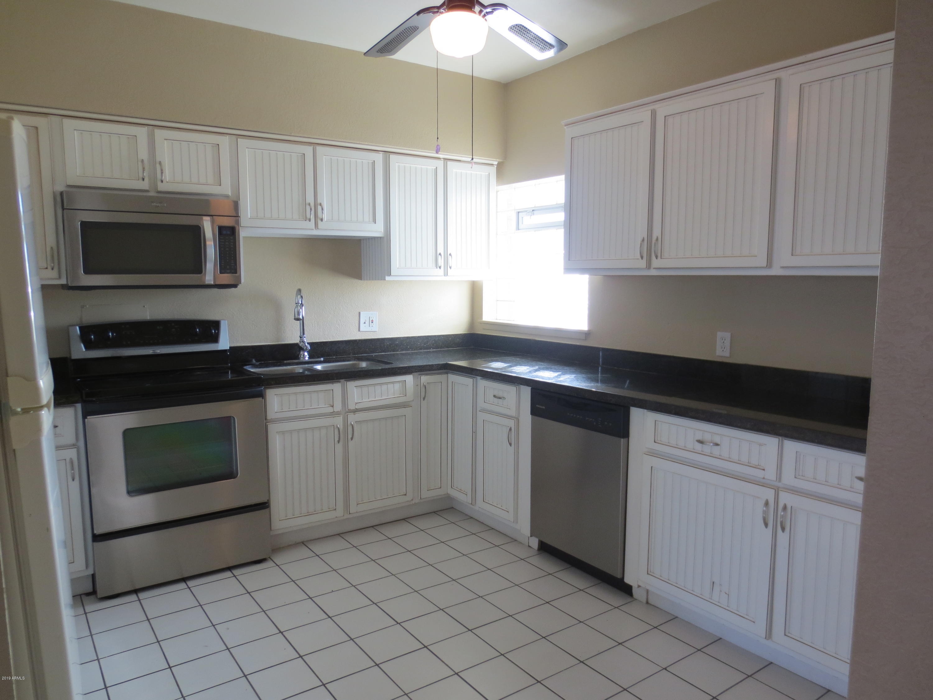 349 East Thomas Road, Unit E307 Phoenix, AZ 85012 - Photo 3 of 20 IMG_0088