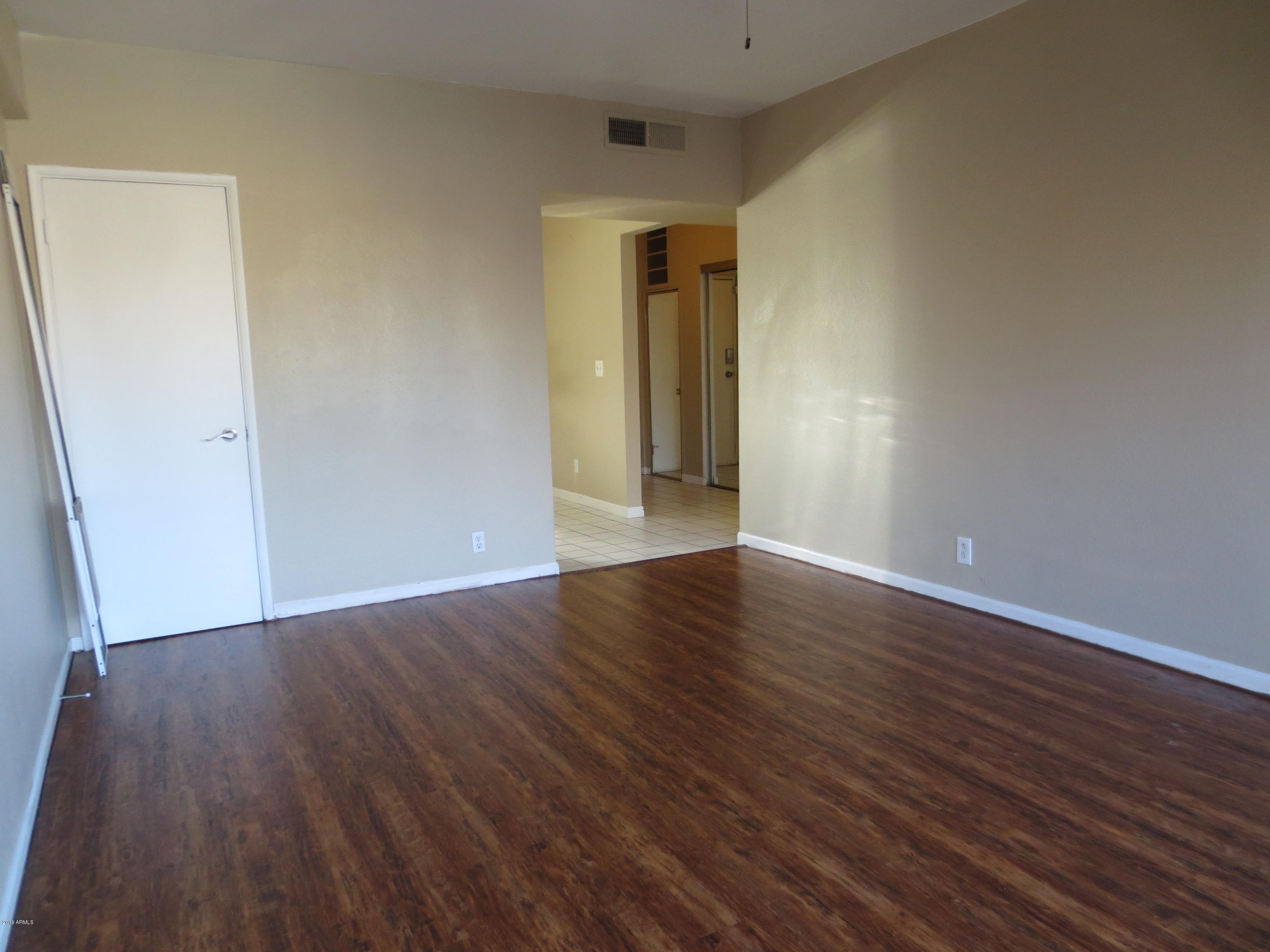 349 East Thomas Road, Unit E307 Phoenix, AZ 85012 - Photo 6 of 20 IMG_0091