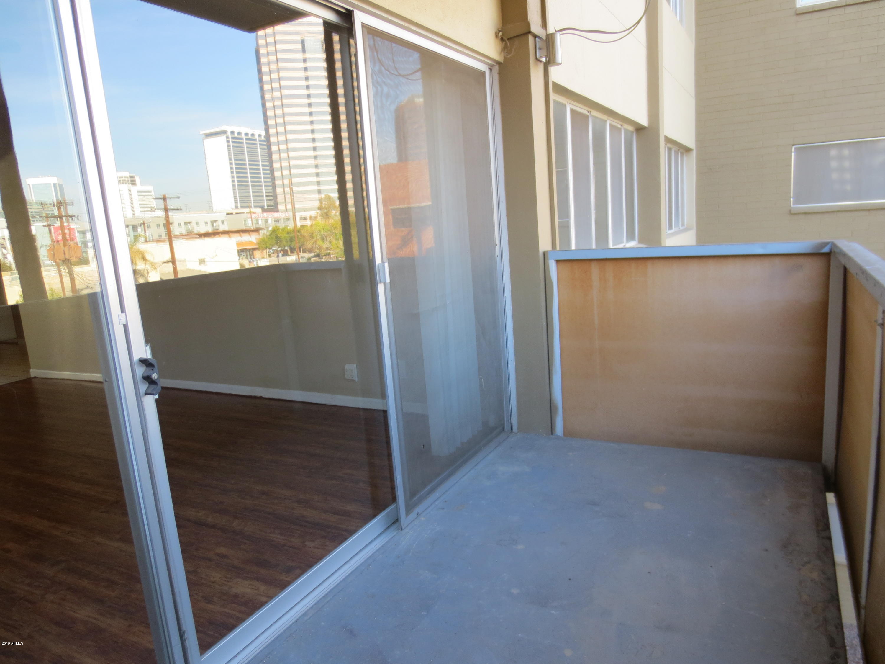 349 East Thomas Road, Unit E307 Phoenix, AZ 85012 - Photo 7 of 20 IMG_0092