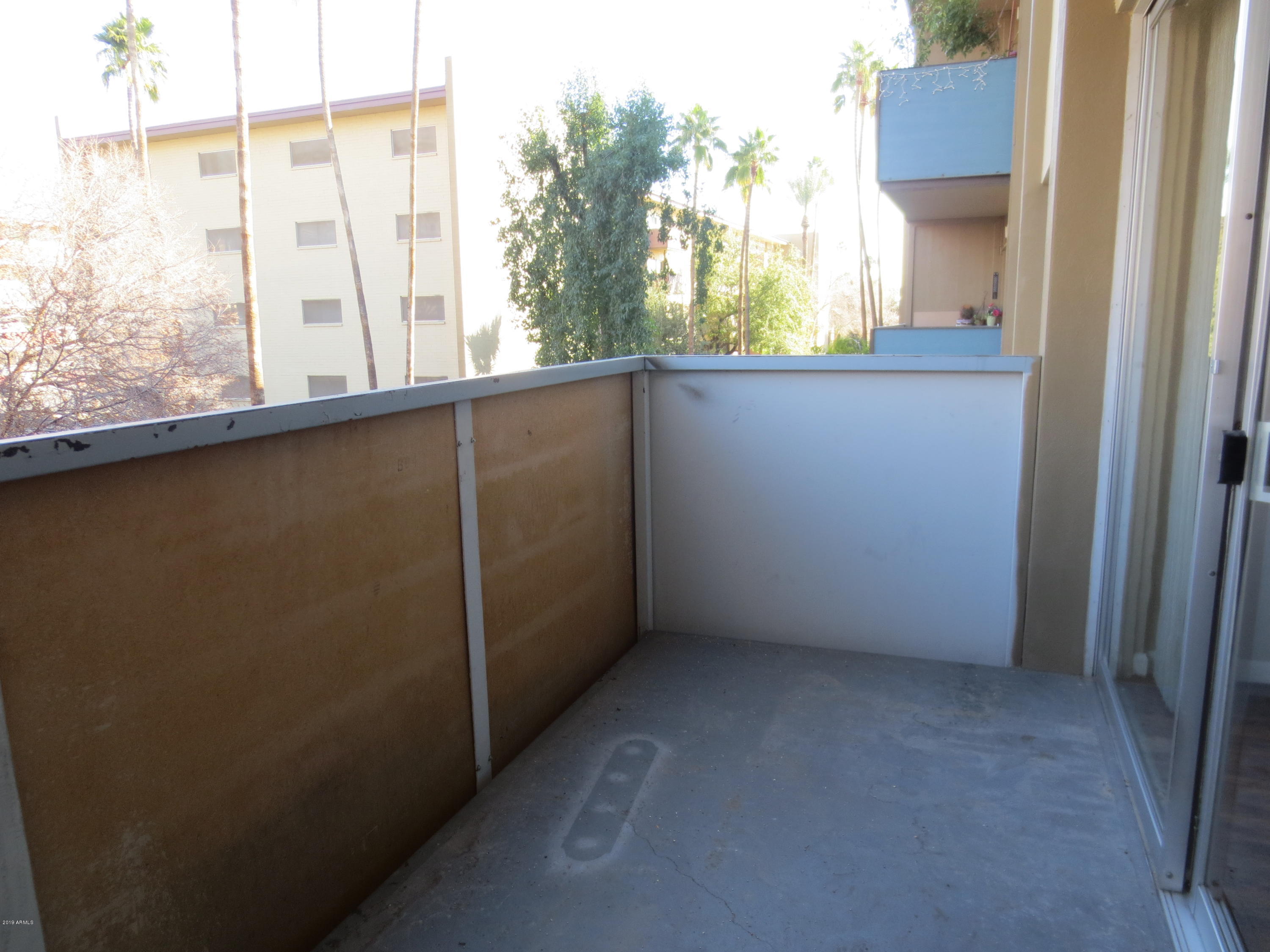349 East Thomas Road, Unit E307 Phoenix, AZ 85012 - Photo 8 of 20 IMG_0093