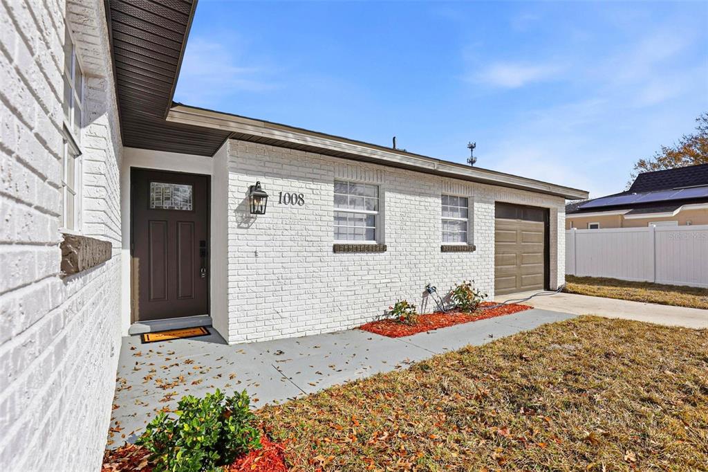 1008 Hallwood Loop Brandon, FL 33511 - Photo 8 of 48