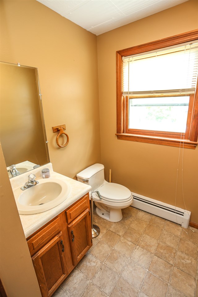 2 R Whittemore Drive Derry, NH 03038 - Photo 8 of 22