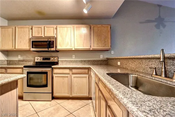 $1,640 | 3676 Renovah Street, Unit 203, Las Vegas, NV 89129